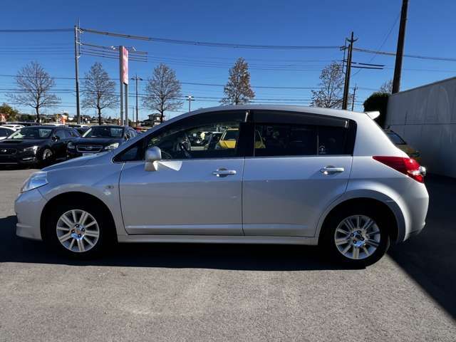 Nissan TIIDA 2010-12 185830-5