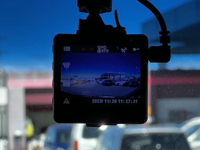Nissan TIIDA 2010-12 185830-19