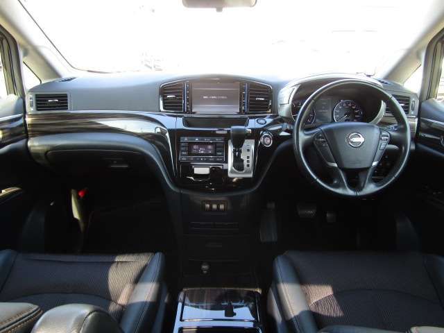 Nissan ELGRAND 2015-03 6150-8