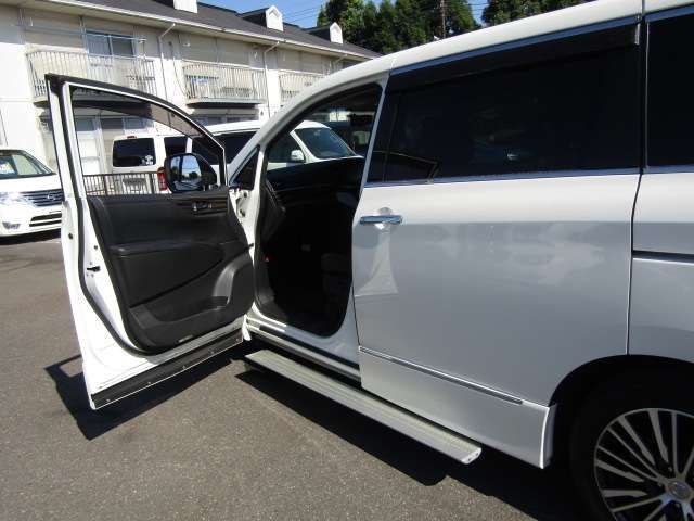Nissan ELGRAND 2015-03 6150-1
