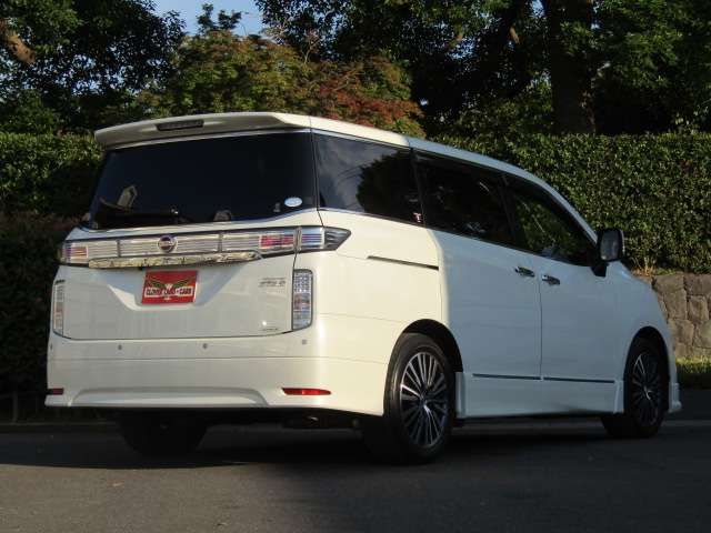 Nissan ELGRAND 2015-03 6150-4