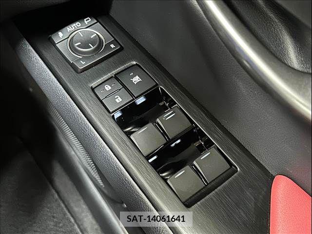 Lexus UX 2019-06 240146-15
