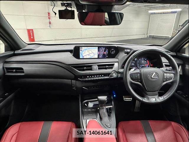 Lexus UX 2019-06 240146-1