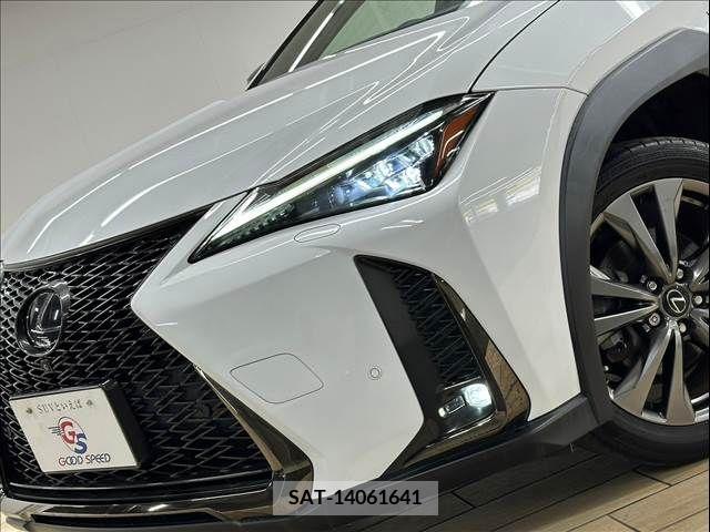 Lexus UX 2019-06 240146-9