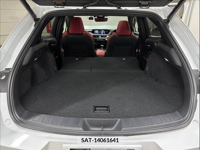 Lexus UX 2019-06 240146-19