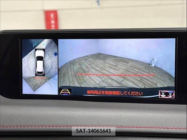 Lexus UX 2019-06 240146-3