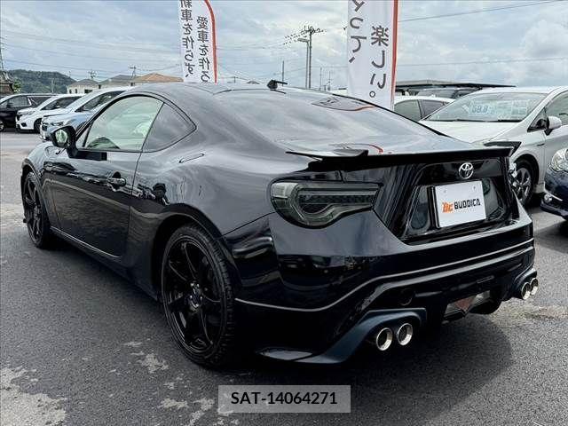 Toyota 86 2012-08 330222-12