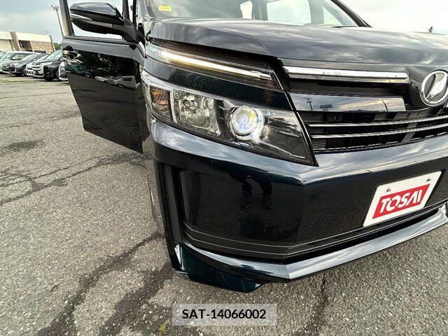Toyota VOXY 2015-10 330331-16