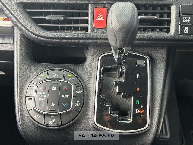 Toyota VOXY 2015-10 330331-6