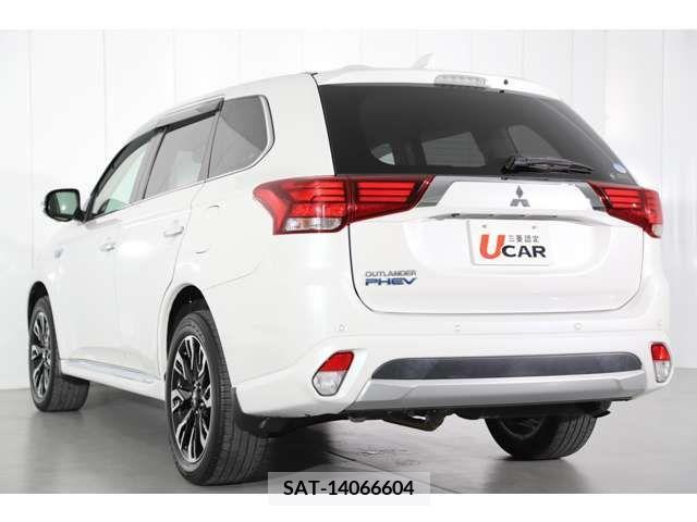 Mitsubishi OUTLANDER PHEV 2018-08 335955-18