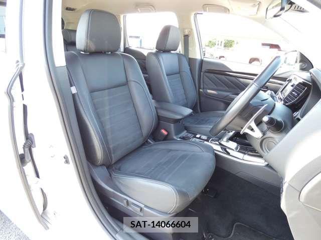 Mitsubishi OUTLANDER PHEV 2018-08 335955-5