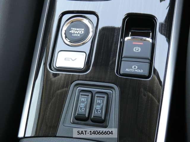 Mitsubishi OUTLANDER PHEV 2018-08 335955-15