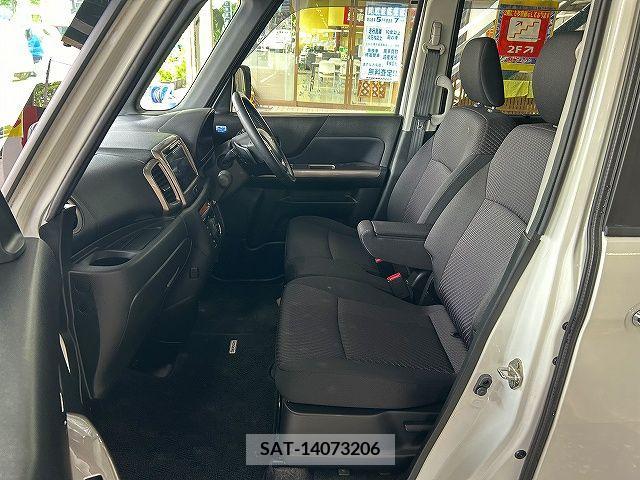 Suzuki SPACIA 2017-06 376949-18