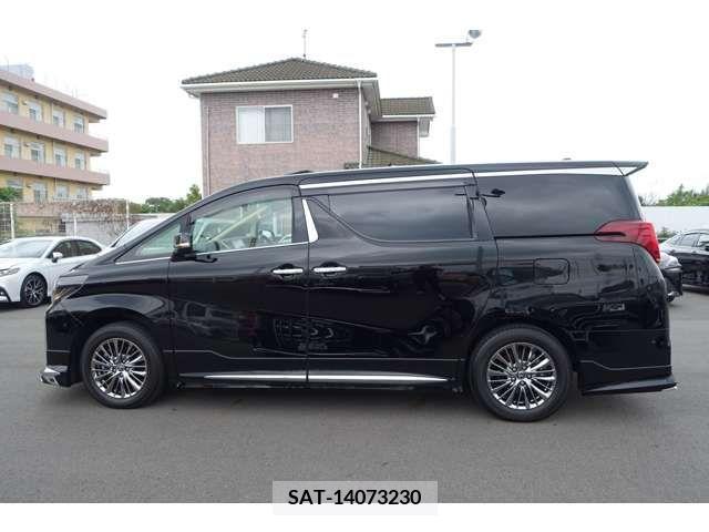 Toyota ALPHARD 2022-06 204075-3