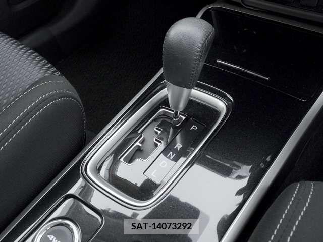 Mitsubishi OUTLANDER 2017-08 303324-13
