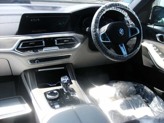 Bmw X7 2022-04 8071-1