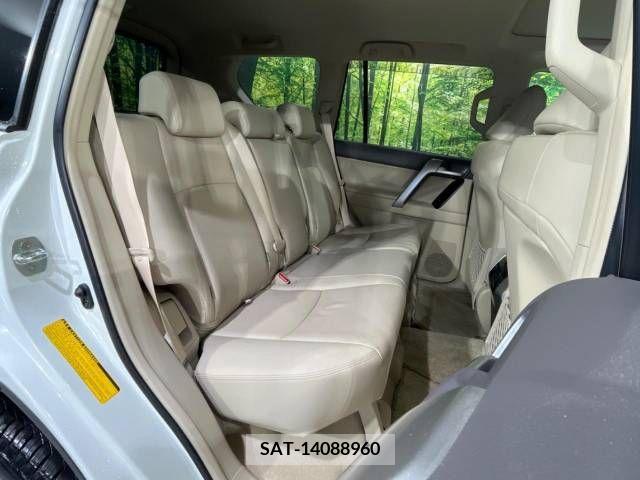 Toyota LAND CRUISER PRADO 2023-02 362445-9