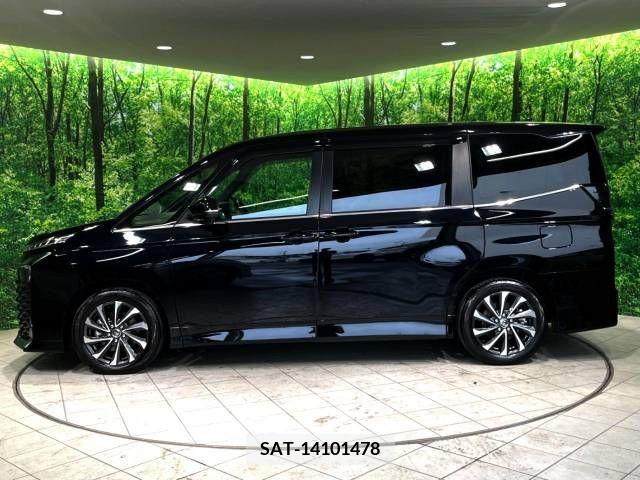 Toyota VOXY 2022-08 289061-18