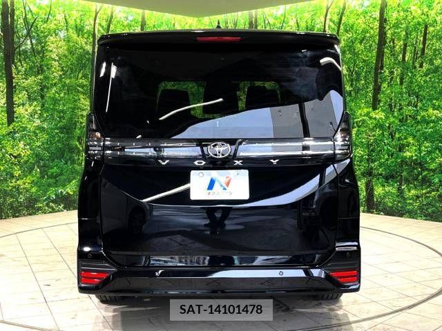 Toyota VOXY 2022-08 289061-17