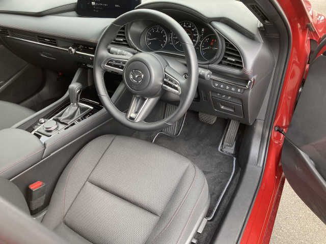 Mazda MAZDA3 2022-09 11320-1