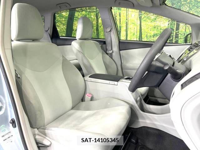 Toyota PRIUS ALPHA 2013-06 322256-8