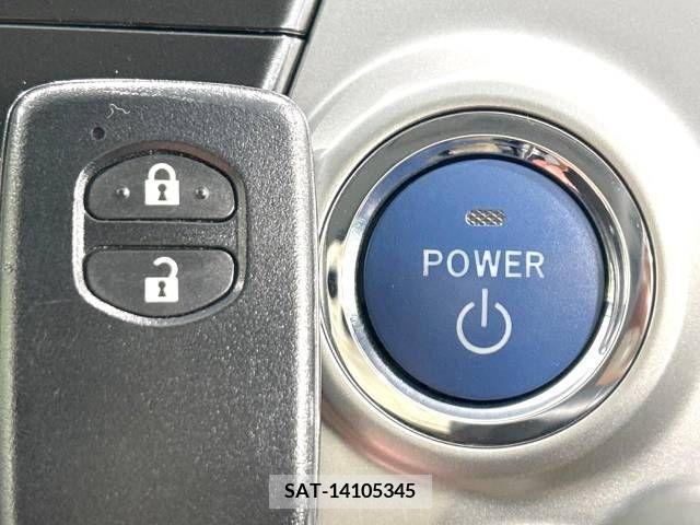 Toyota PRIUS ALPHA 2013-06 322256-4