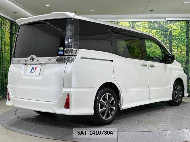 Toyota VOXY 2018-11 289108-17