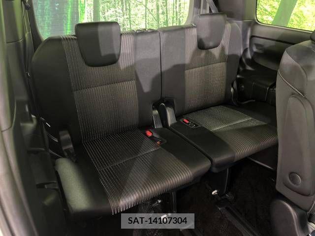 Toyota VOXY 2018-11 289108-9