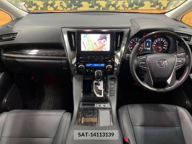 Toyota ALPHARD 2021-10 210077-1