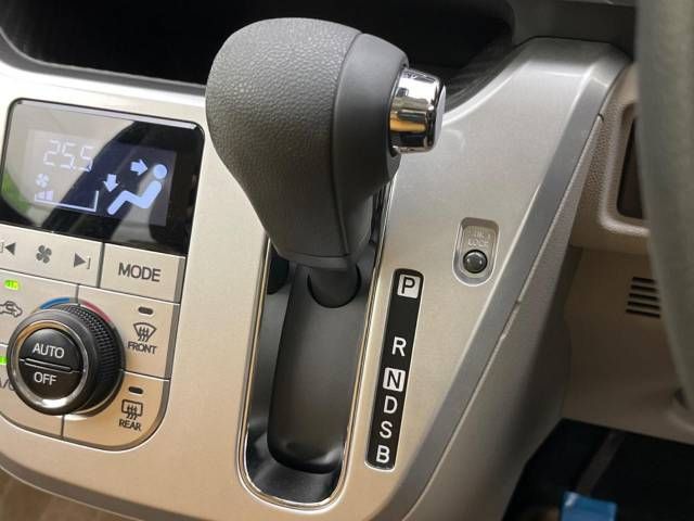 Daihatsu CAST 2019-01 28008-19