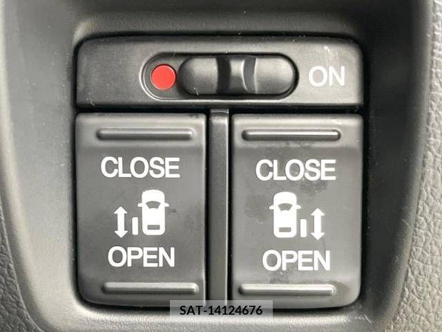 Honda N BOX CUSTOM 2013-12 335638-4