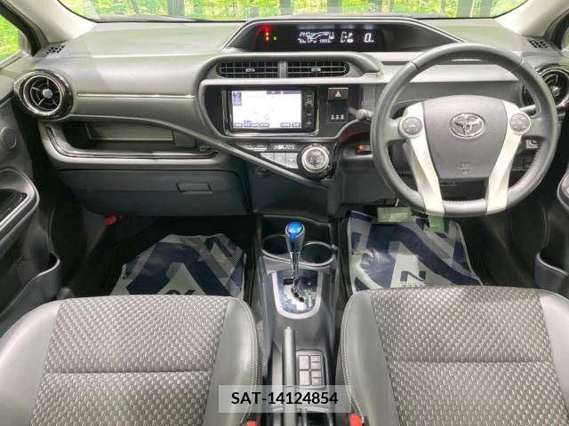 Toyota AQUA 2016-03 395698-1