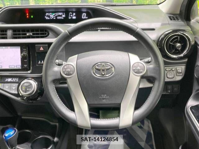 Toyota AQUA 2016-03 395698-6