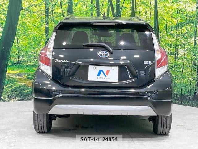Toyota AQUA 2016-03 395698-15