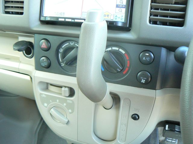 Suzuki EVERY 2011-01 28086-9