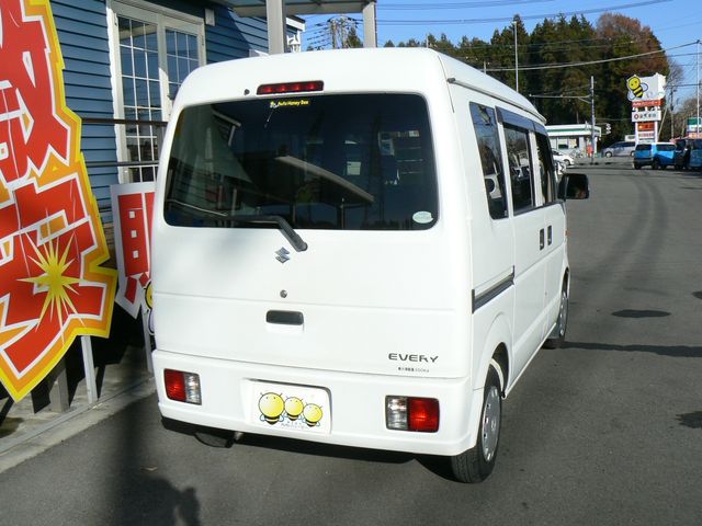 Suzuki EVERY 2011-01 28086-2