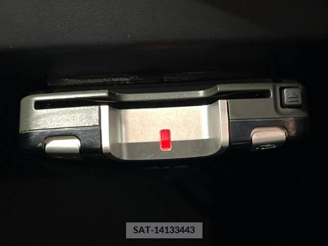 Nissan NOTE 2013-06 381556-5