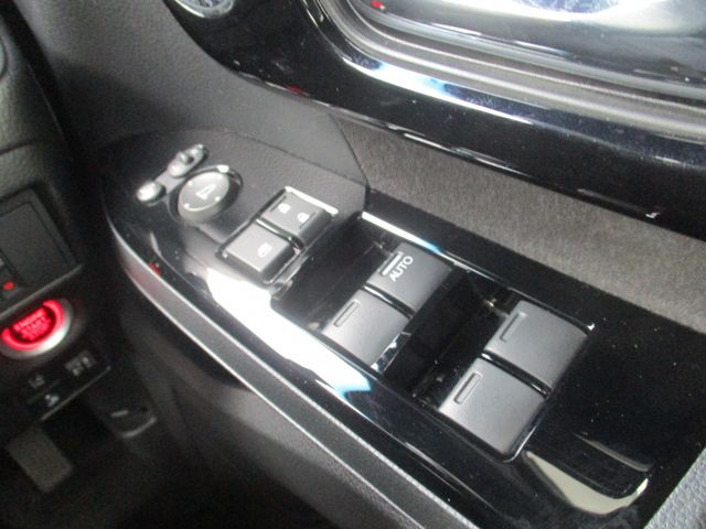 Honda N BOX CUSTOM 2021-04 21752-22