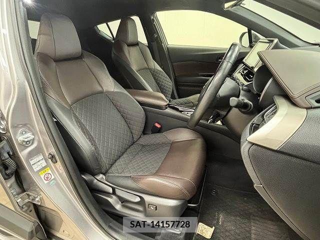 Toyota C-HR 2017-06 264064-4