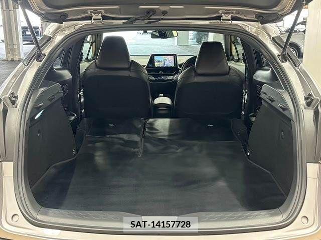 Toyota C-HR 2017-06 264064-12
