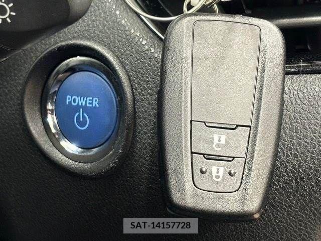 Toyota C-HR 2017-06 264064-11