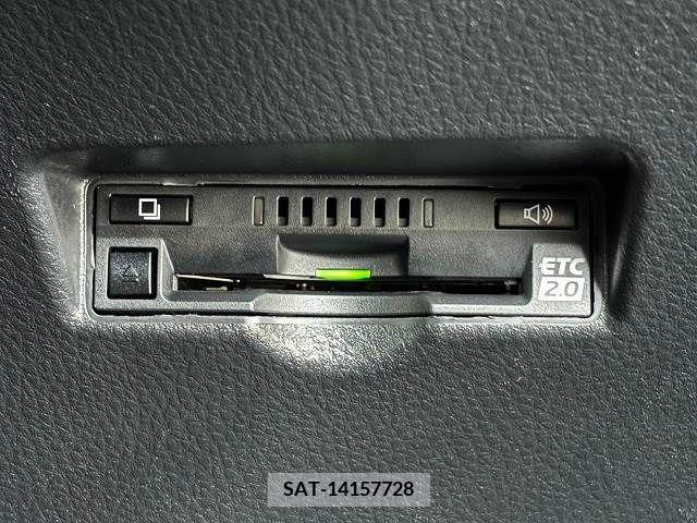 Toyota C-HR 2017-06 264064-10