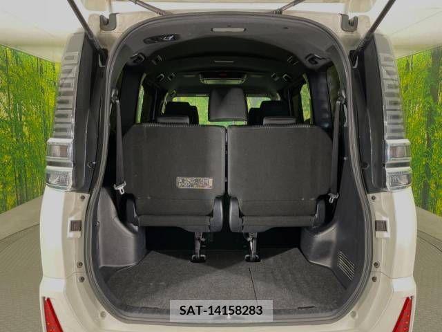 Toyota VOXY HYBRID 2018-10 370585-11