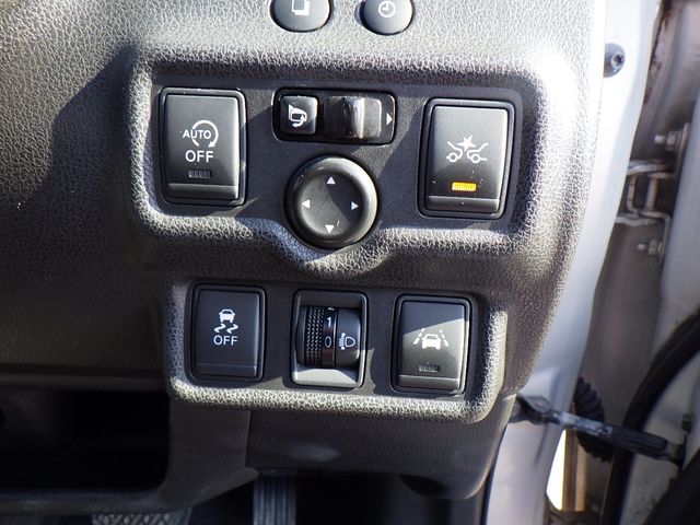 Nissan NOTE 2015-03 193326-16