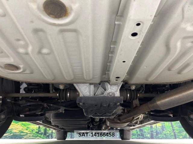 Toyota NOAH 2017-07 298098-19