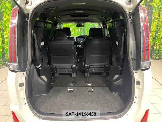 Toyota NOAH 2017-07 298098-10