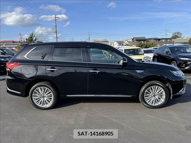 Mitsubishi OUTLANDER PHEV 2019-02 209719-14