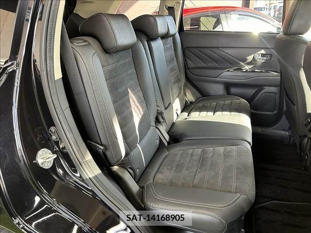 Mitsubishi OUTLANDER PHEV 2019-02 209719-9