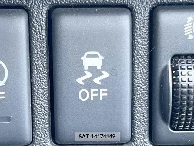 Nissan MARCH 2015-05 250382-5