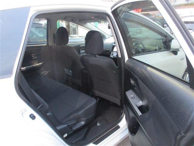 Toyota PRIUS ALPHA 2015-02 2704-8